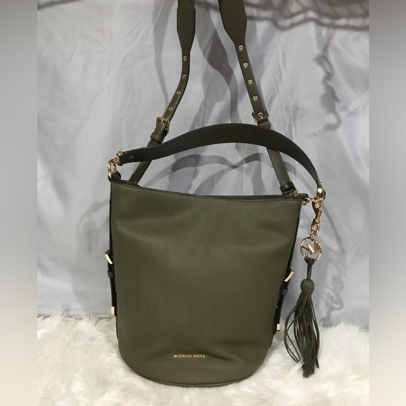 Michael Kors Brooke Green Leather Bucket Shoulder Crossbody Bag NWOT - Picture 6 of 13